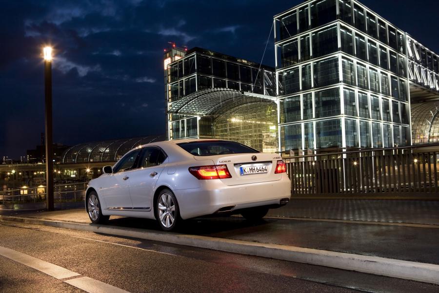 Lexus LS600h L 2007 года  (фото 85 из 224)